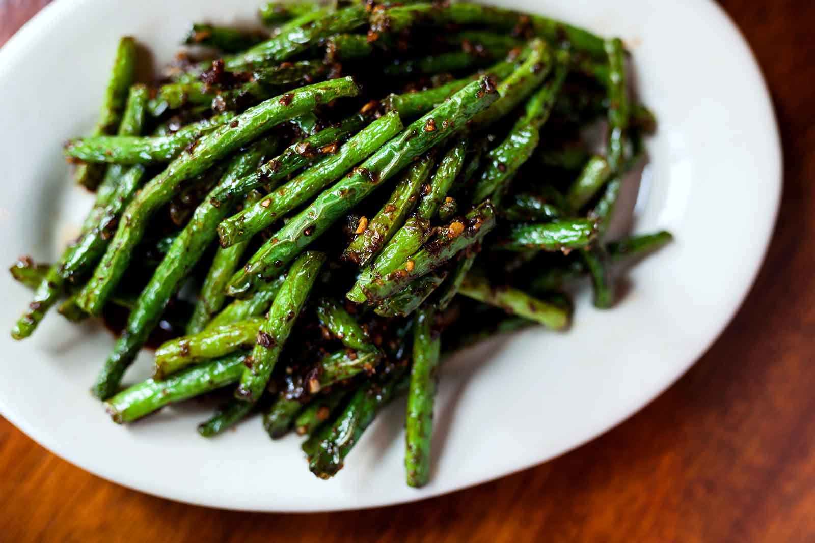 Fresh APO E Gene Spicy Green Beans with Macadamia Nuts